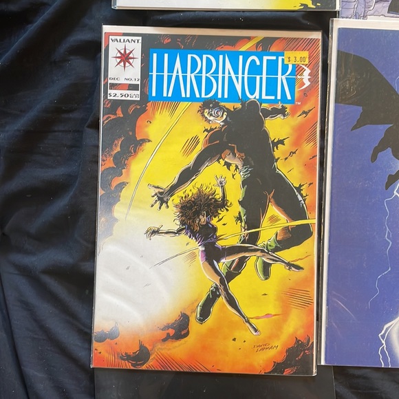 Huge Valiant Comic Lot 9 books - Picture 6 of 10